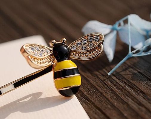 Cute Alloy Silver Plating Bee Clip Pink And Yellow For Children Beekeepers