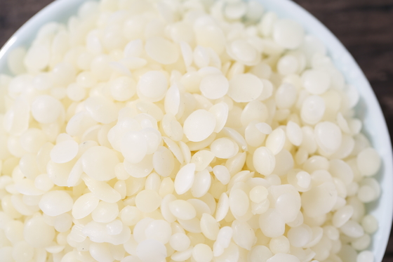 100% Pure White Beeswax Pellets White Granule Wax For Food And Cosmetic Industry
